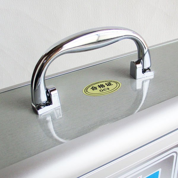 画像8: 持ち手つき安全薬箱