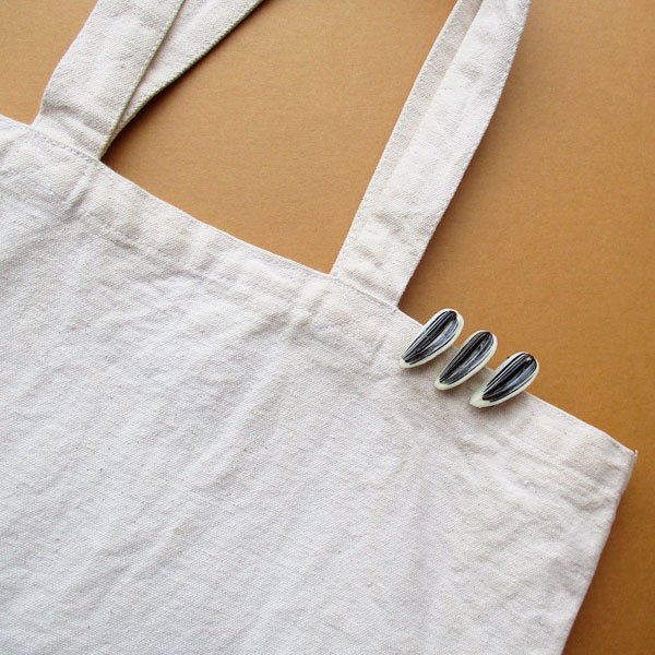 画像6: ひまわりの種ミニヘアクリップ