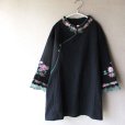 画像1: オーガンジー使い刺繍チャイナトップス (1)