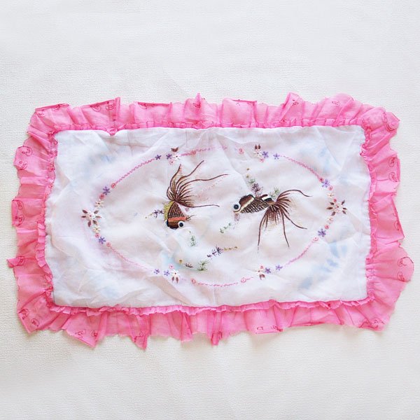 画像1: 金魚刺繍ピンクフリルまくらカバー (1)